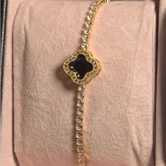 Elegant Gold and Black Bracelet - Picture 1 of 4